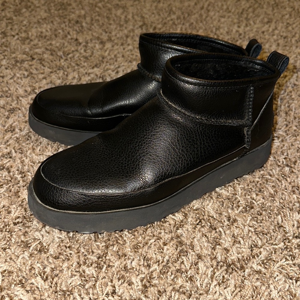 UGG SUGAR ULTRA MINI BLACK LEATHER BOOTS